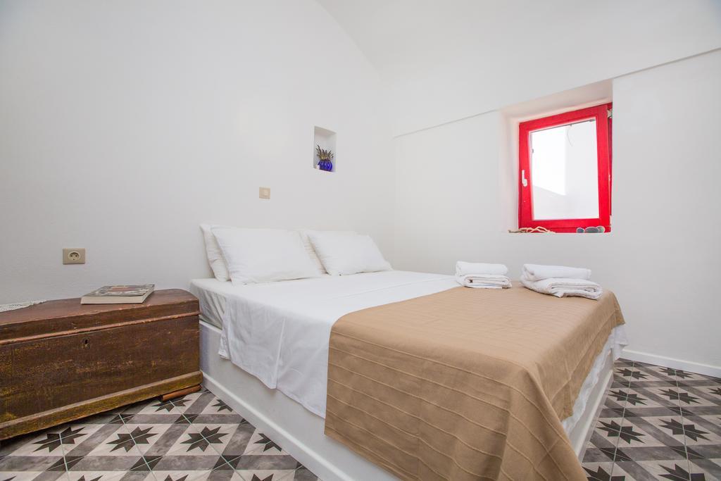 Sunhaus Appartement Perissa  Buitenkant foto